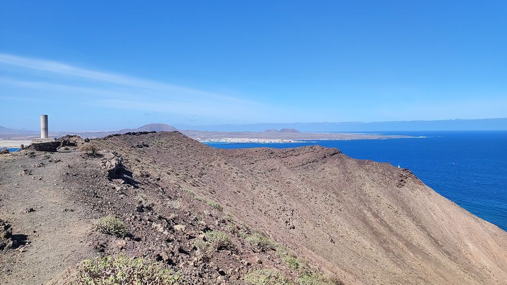 The volcanic cone of La Caldera, the highest point of Isla de Lobos at 127 metres