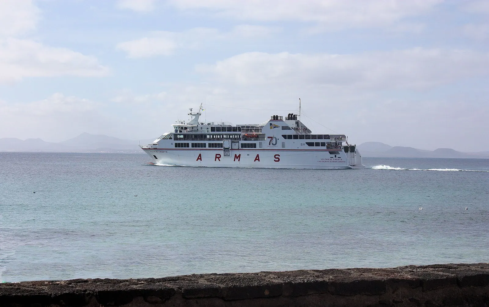 Ferry de Lanzarote a Fuerteventura saliendo de Playa Blanca